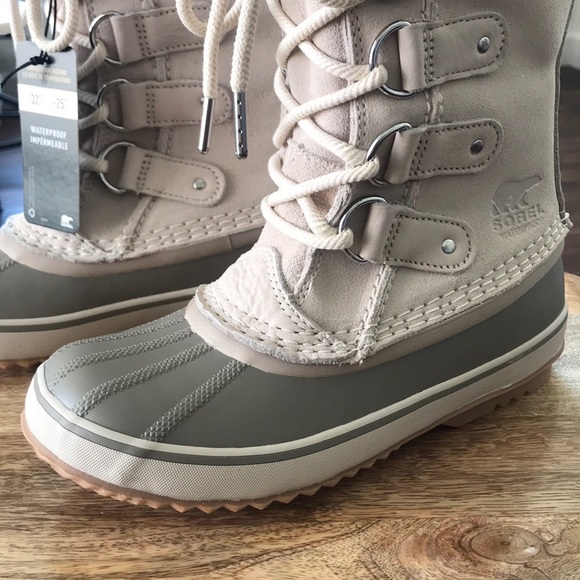 Joan of Artic Boots - Picture 5 of 6